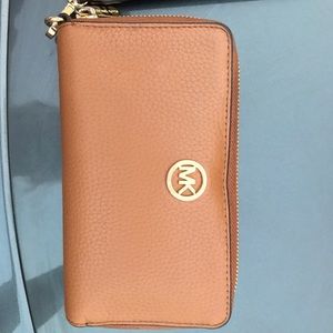 Michael Kors jet set wallet